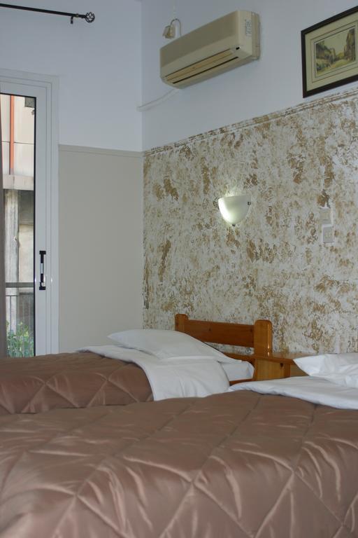 Alma Hotel Athén Szoba fotó